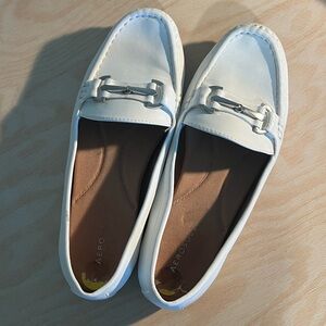 AEROSOLES Women's Classic White Loafers